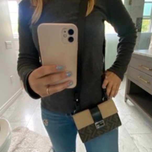 Fendi Baguette Pouch - Picture 4 of 8